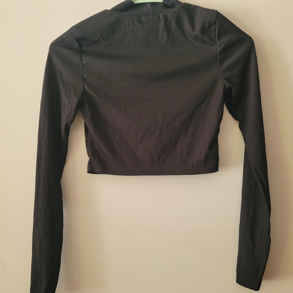 Long Sleeve Mock Neck Crop - Picture 3 of 3